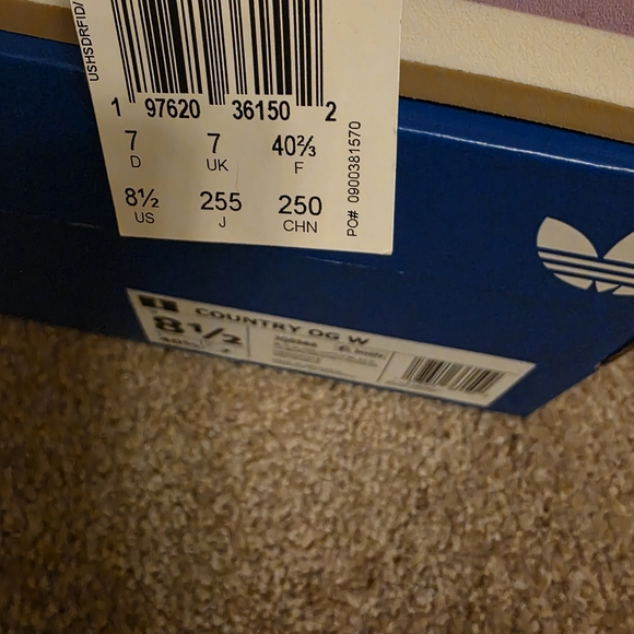 Adidas Country OG Metallic Sneakers, Basically New! - Picture 5 of 7